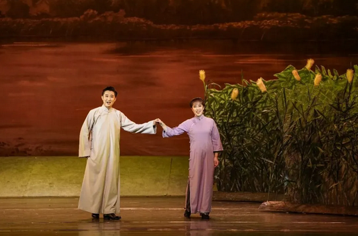 本周六晚19:30大幕拉开！老舍四世同堂郑州站恢弘巨制就等你来！