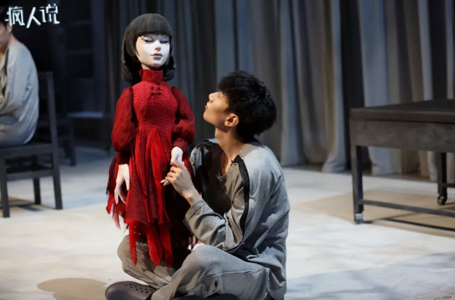 2025悬疑剧《疯人说一个叫虹的木偶》上海站安排(演出时间+剧目介绍+购票一览)