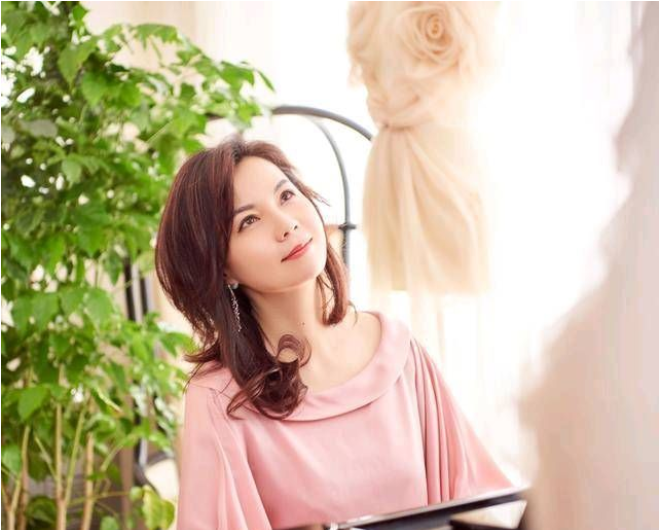 2025周冰倩深圳演唱会6月22开唱!(时间+地点+票价+订票指南)