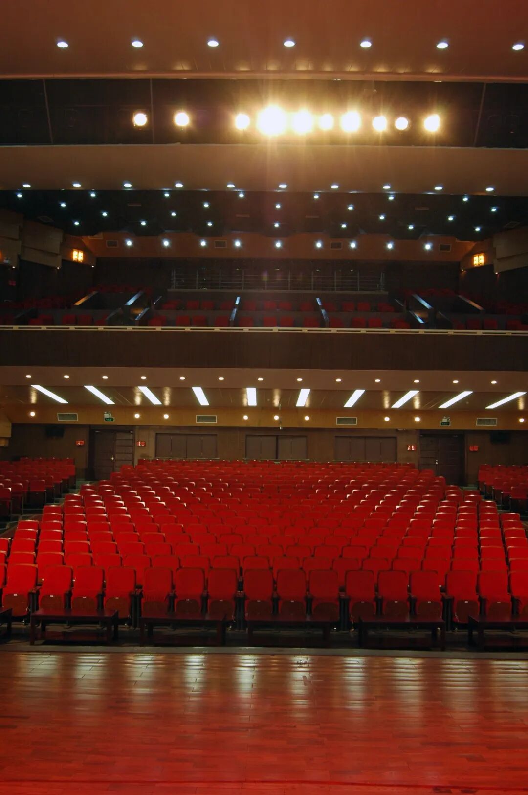 新演出齐开票！六一童话剧｜ 黄西脱口秀｜ 名家黄梅戏，多元演出承包日常文娱时光